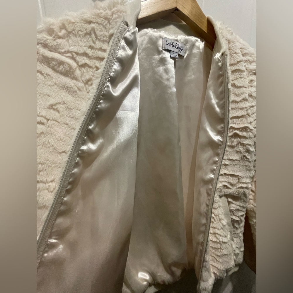 CoffeeShop Teddy Jacket - Picture 4 of 6